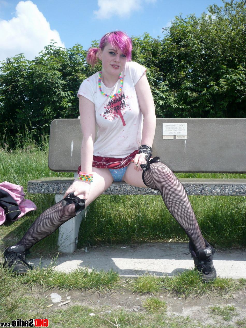 12P Young amateur with dyed hair exposes herself at a nature preserve