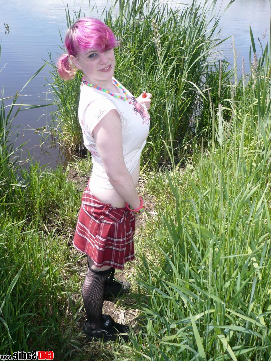 12P Young amateur with dyed hair exposes herself at a nature preserve