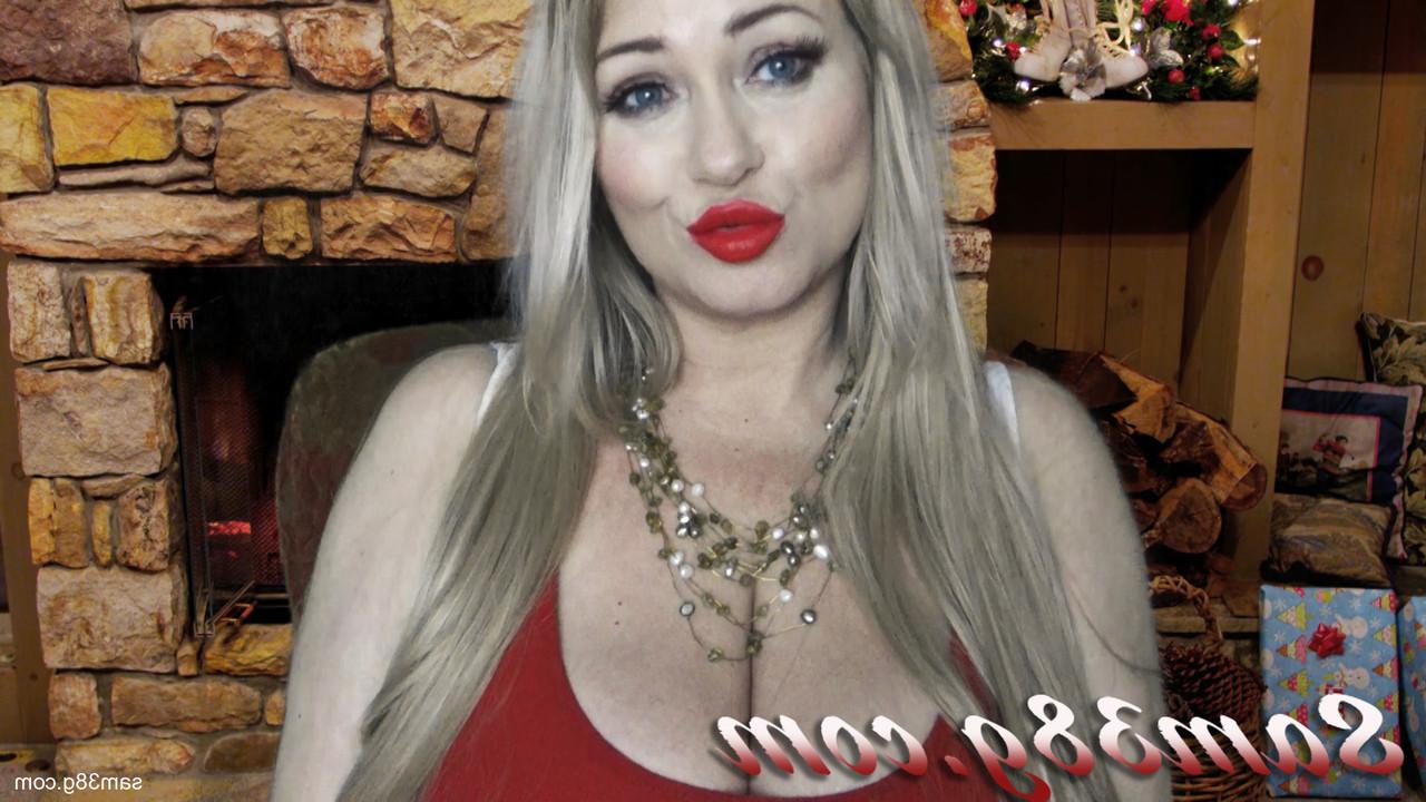 15P Naughty mature blonde Samantha 38G shows her big booty with her panties on