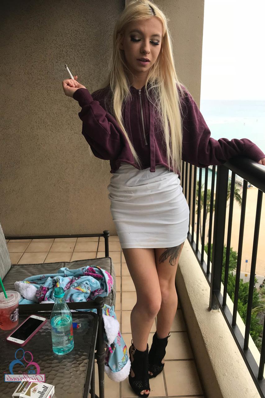 20P Sexy skinny blonde Kenzie Reeves shows off her hot ass outdoors