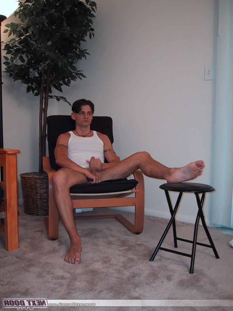 20P Badass twink Noah exposes his inked body before stroking his rod