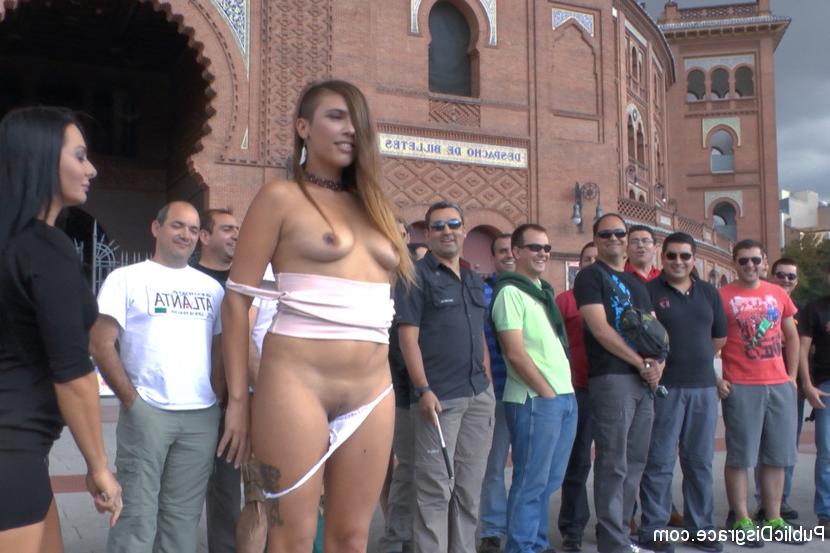 13P スペイン人のホットな女の子が異性愛者とレズビアンのセックスを強制される前に公衆の面前で恥辱を受ける