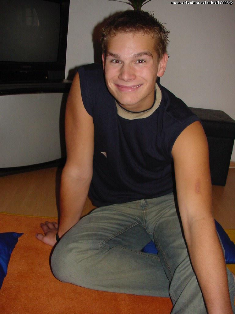 20P Caucasian gay boy Ondra playing with his hairy uncut dick in a solo