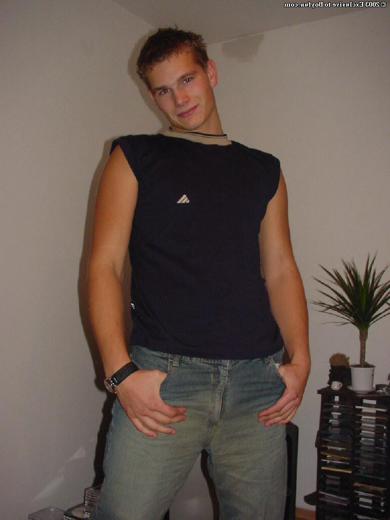 20P Caucasian gay boy Ondra playing with his hairy uncut dick in a solo