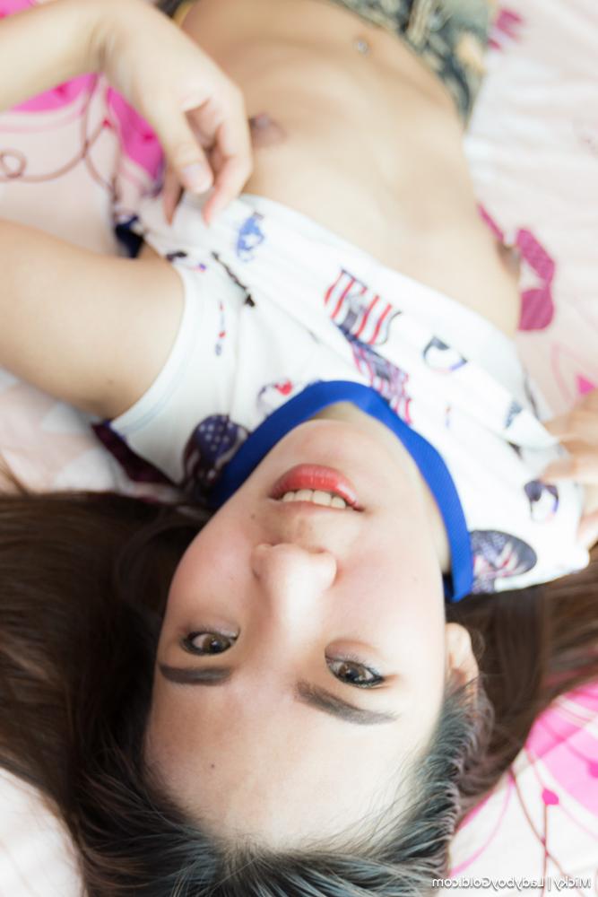 16P Ladyboy Gold starring Micky Naked Gallery