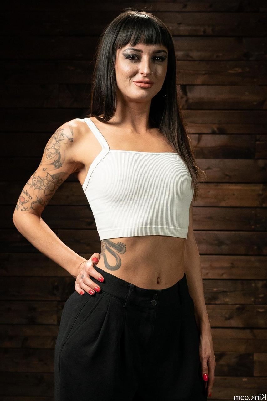 20P Device Bondage Charlie Valentine