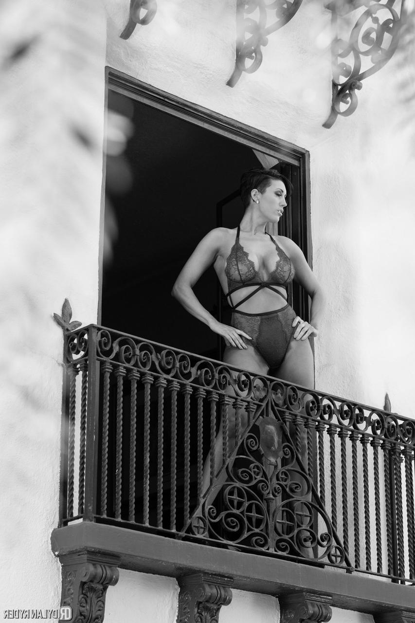 20P Hot Dylan Rider shows her beautiful big tits and poses in seductive lingerie