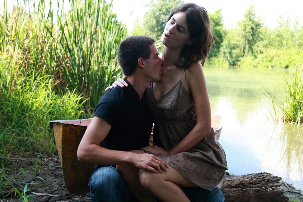 20P Teen couple take a boat to a secluded location in order to have sex in private