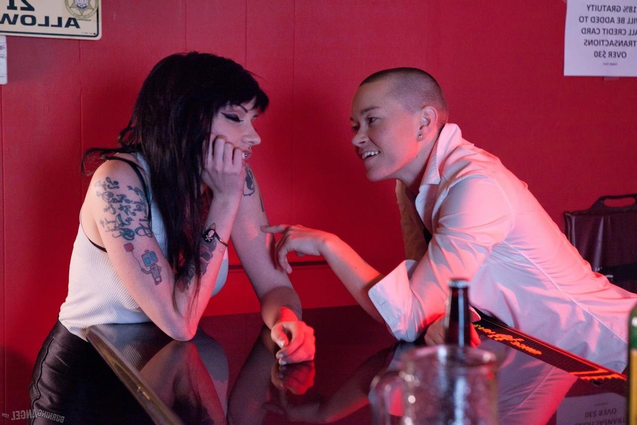 17P Down emo girl Kelly Chaos get some hot comfort from lesbian bartender Jiz Lee