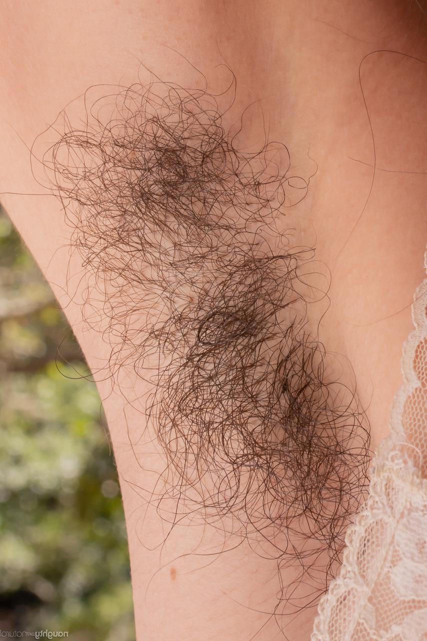 20P Amateur babe with hairy armpits Bella Mae flaunts her bubble ass and bush