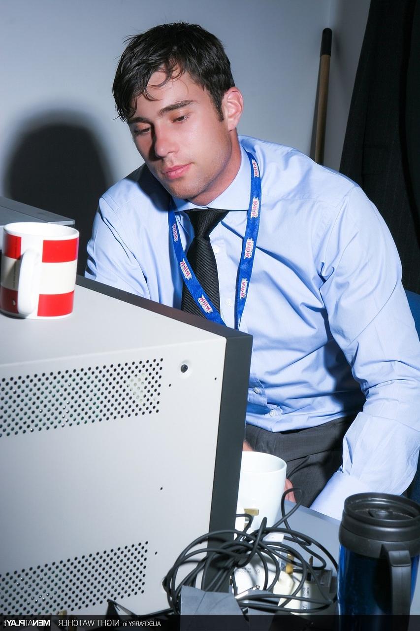 15P Handsome gay businessman Alex Parry pulls out his dick and jerks off at work