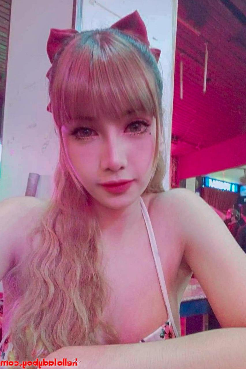 20P Bonjour Ladyboy Ladyboy Non