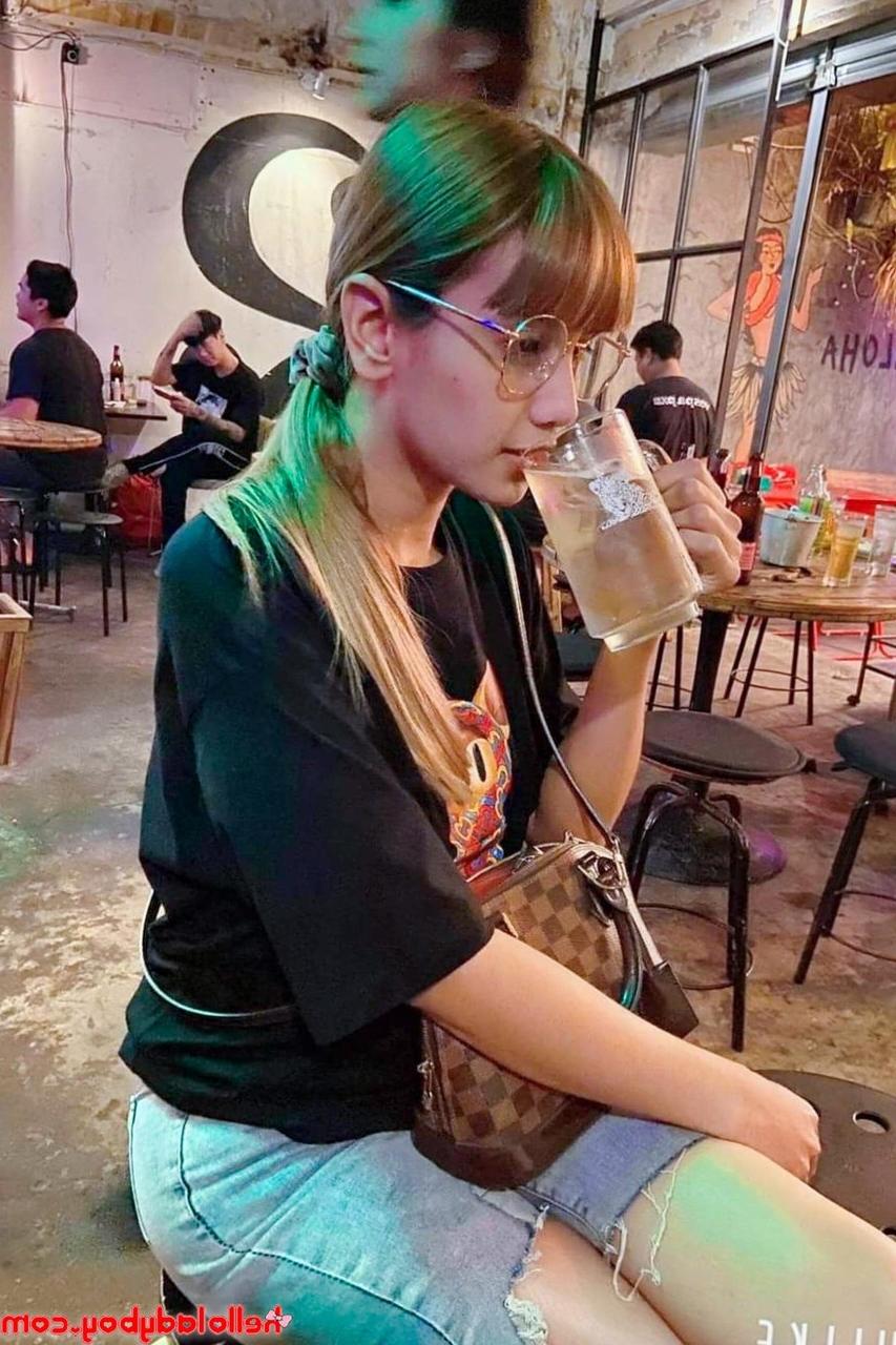 20P Bonjour Ladyboy Ladyboy Non