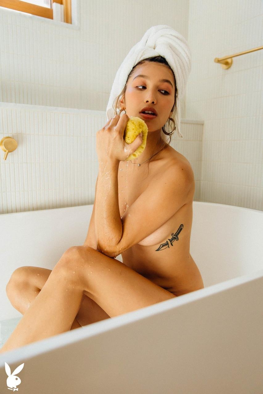 20P Glamorous babe Dominique Lobito washes her sexy boobs & body in a solo