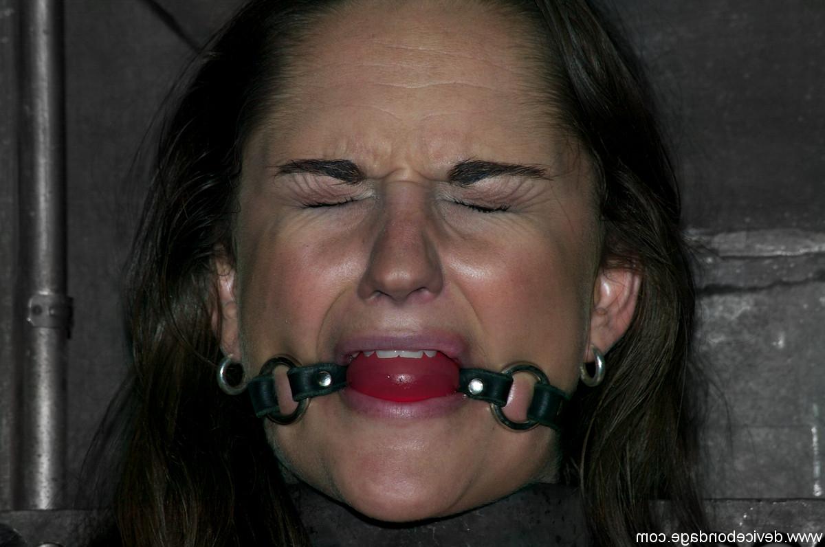 20P Device Bondage Natalia Love