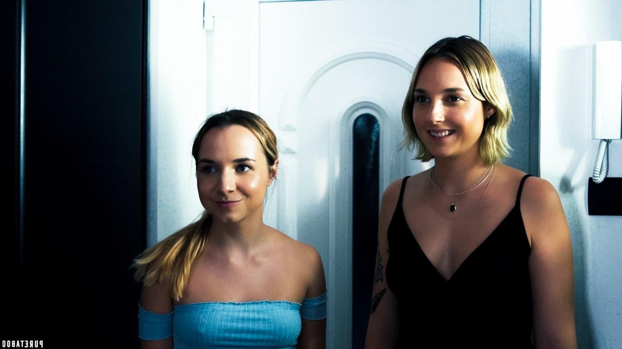 15P Mona Blue has sex with her best friend's father while she sleeps