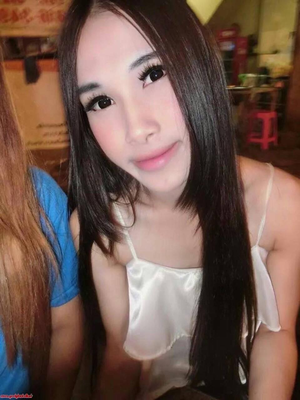 20P Sweet Asian shemale Phoo posing in her hot outfits in her compilation