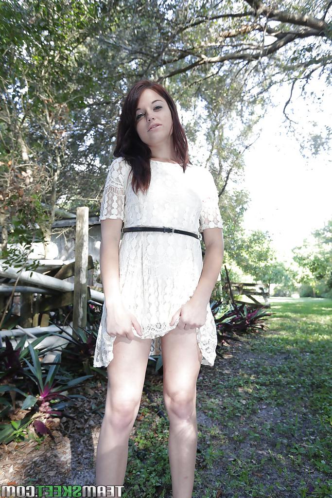 16P Outdoor posing session with a slutty teenager such as Kaisey Dean