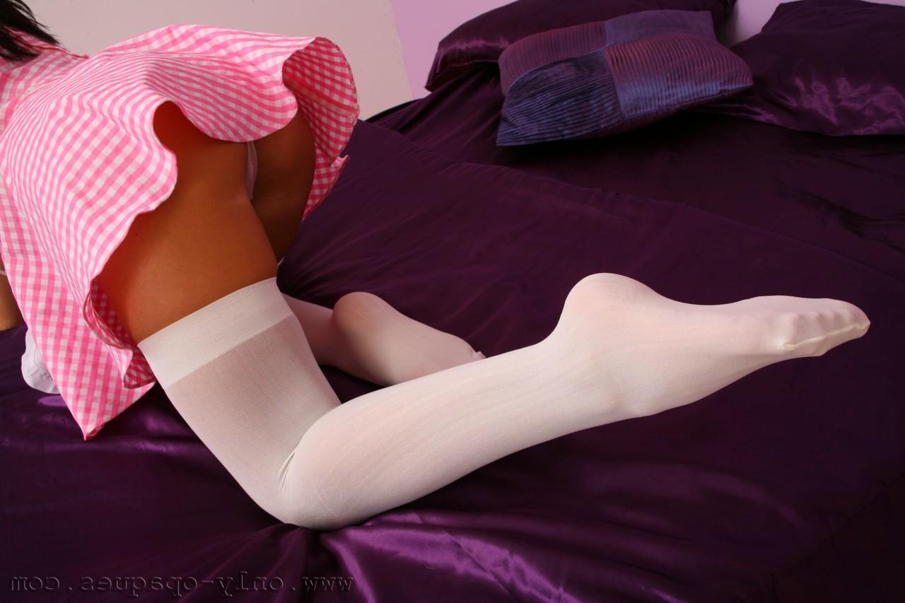 20P MILF Gemma Massey strips to pink panties & shows her tanned body and fake tits