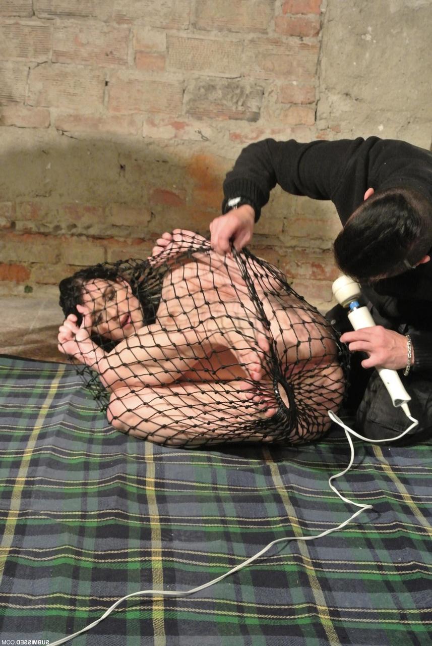 20P A adolescente tcheca presa Alice Nice é brincada brutalmente por seu mestre