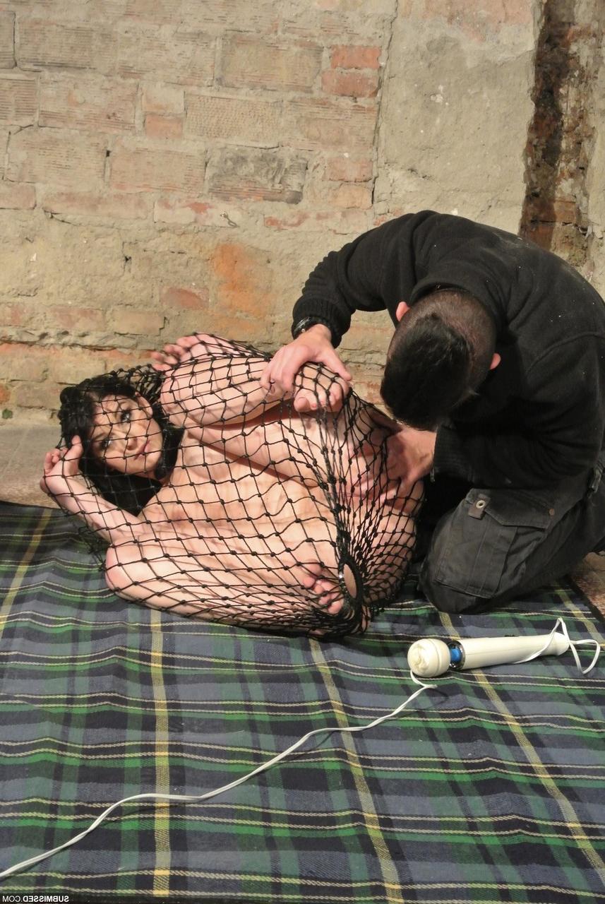 20P A adolescente tcheca presa Alice Nice é brincada brutalmente por seu mestre