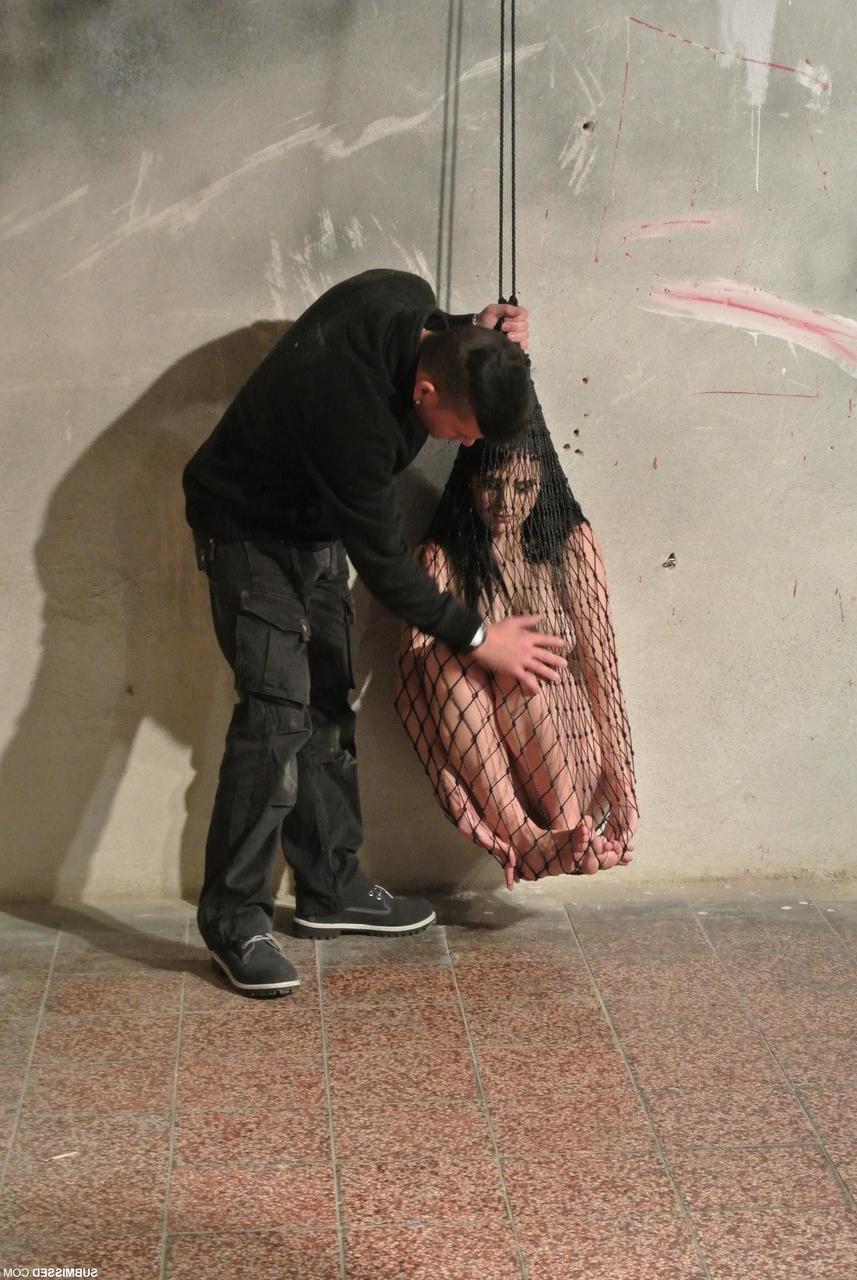 20P A adolescente tcheca presa Alice Nice é brincada brutalmente por seu mestre
