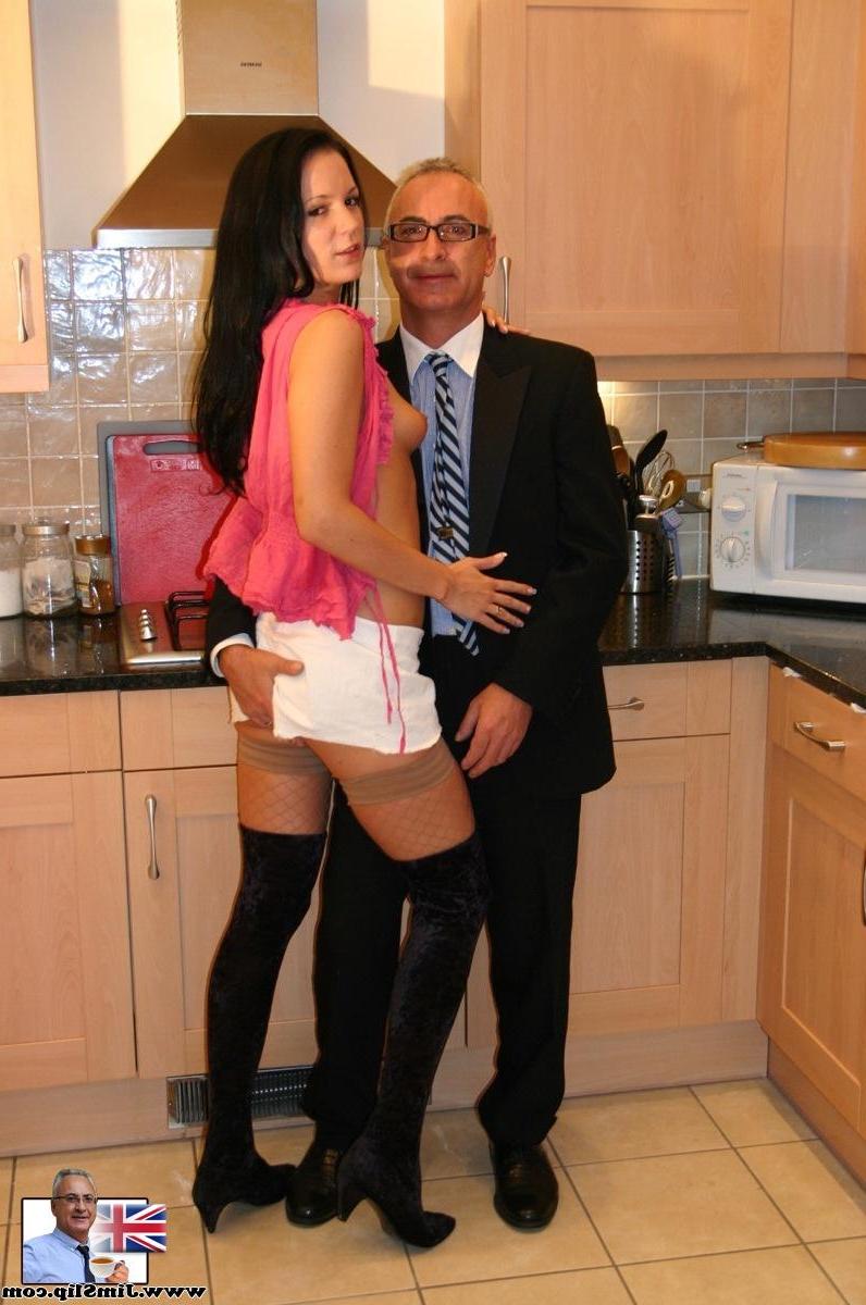 17P Pretty black haired Vanessa sheds her booty shorts for deep anal oldje fuck