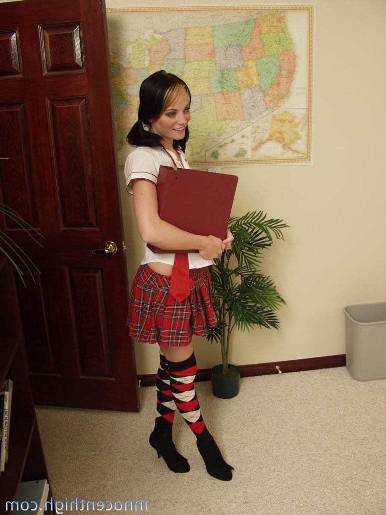 20P Pigtailed schoolgirl Jaylynn Sins gets done by her teacher in the classroom