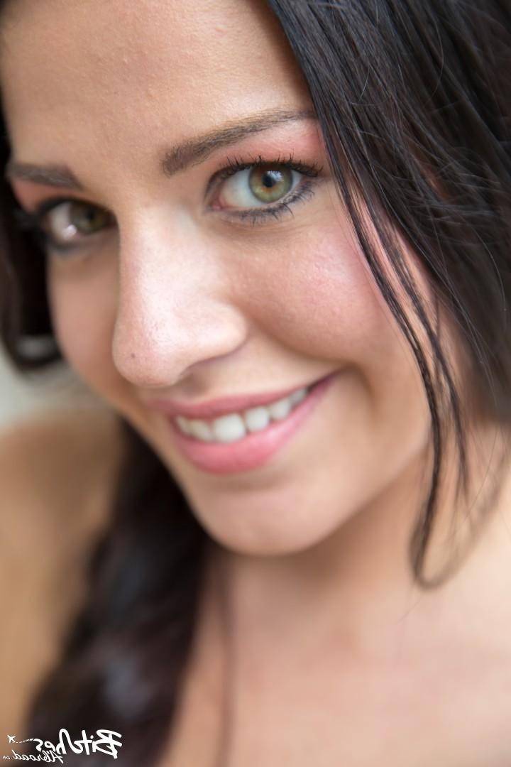 18P Lovely European babe with small tits likes posing for the camera