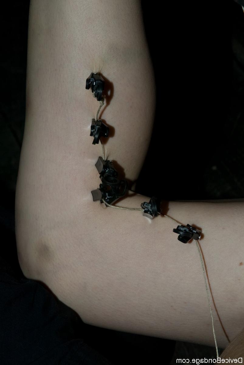 20P Device Bondage Alice Sadique, Damon Pierce