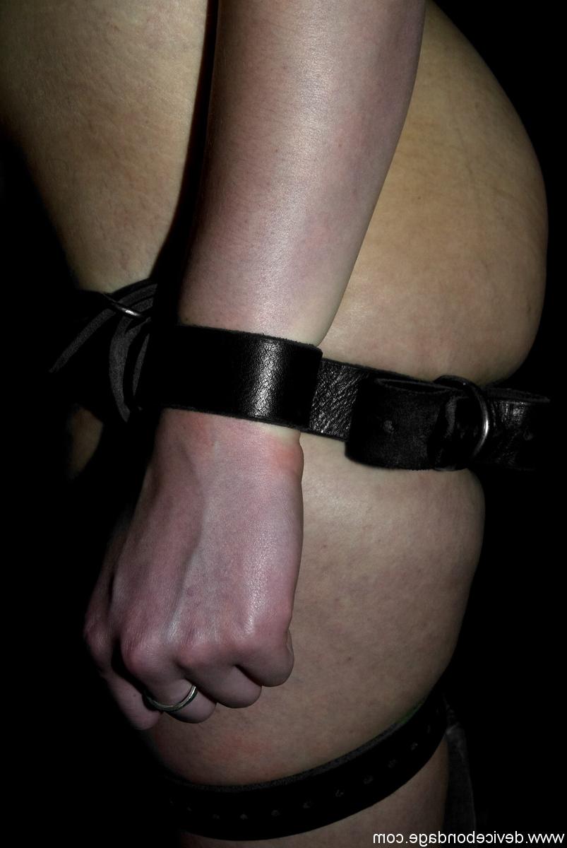 20P Bound American beauty Raina Verene getting slapped and toyed in the dungeon
