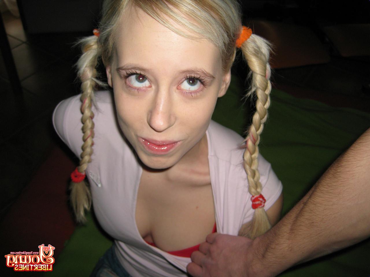 20P Adolescente europeu fofo com tranças Teena curtindo sexo POV caseiro