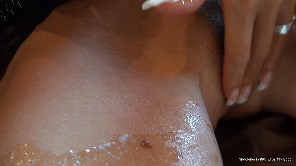16P Loira de seios profundos MILF dá um boquete sensual e é fodida