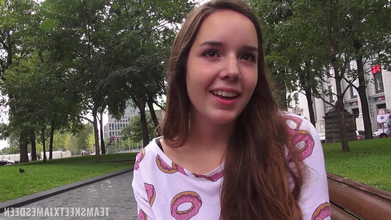 20P A linda adolescente Princesa Maude recebe uma surra completa depois de fazer um boquete