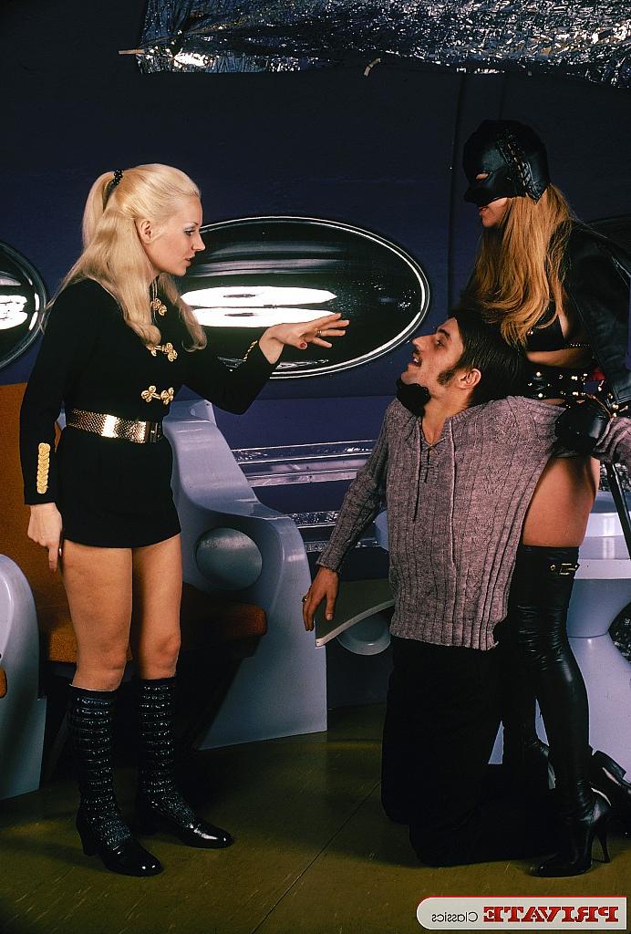 14P Hot alien females bring man aboard spaceship for threesome sex