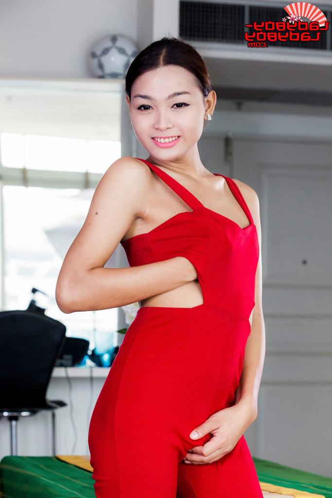 15P Ladyboy Ladyboy interprétée par Samay Images sexuelles