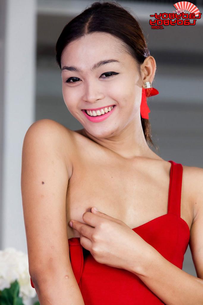 15P Ladyboy Ladyboy interprétée par Samay Images sexuelles