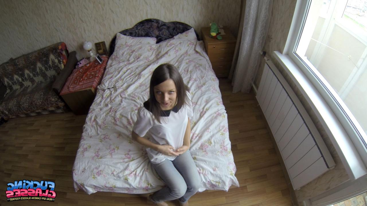 12P A pequena adolescente Foxy Di faz sexo POV depois de visitar um Midway