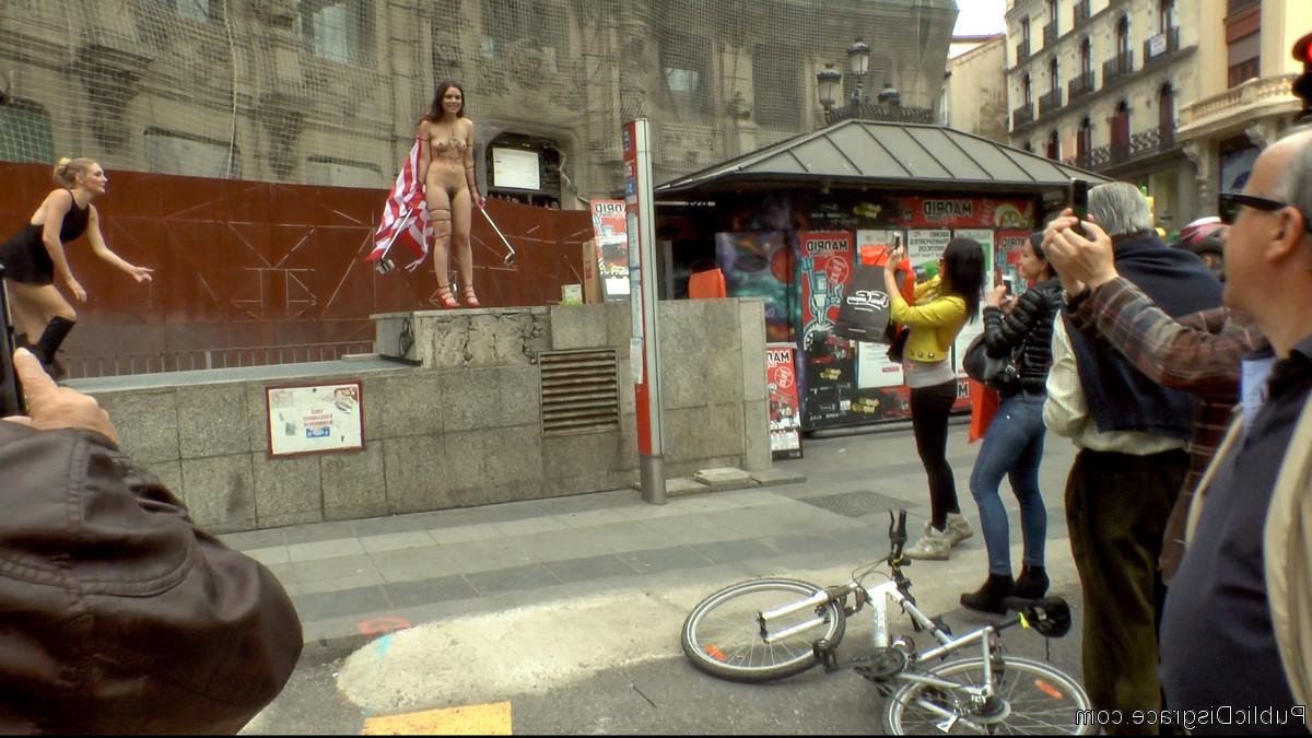 20P Public Disgrace Juliette March, Mona Wales, Xavi Tralla