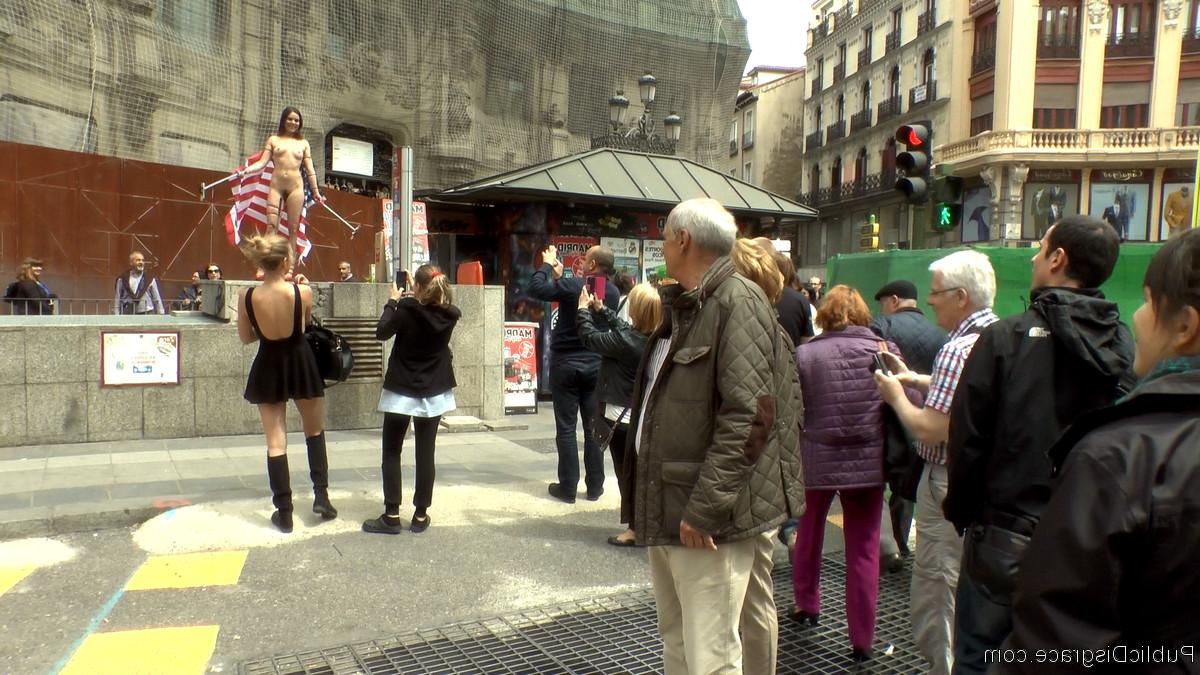 20P Public Disgrace Juliette March, Mona Wales, Xavi Tralla