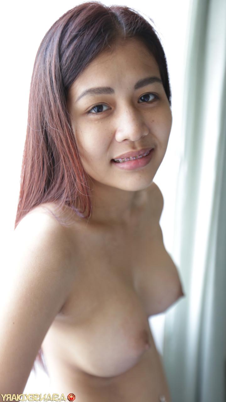 20P Beautiful Asian girl Fon flaunts her big tits as she gets fucked in POV