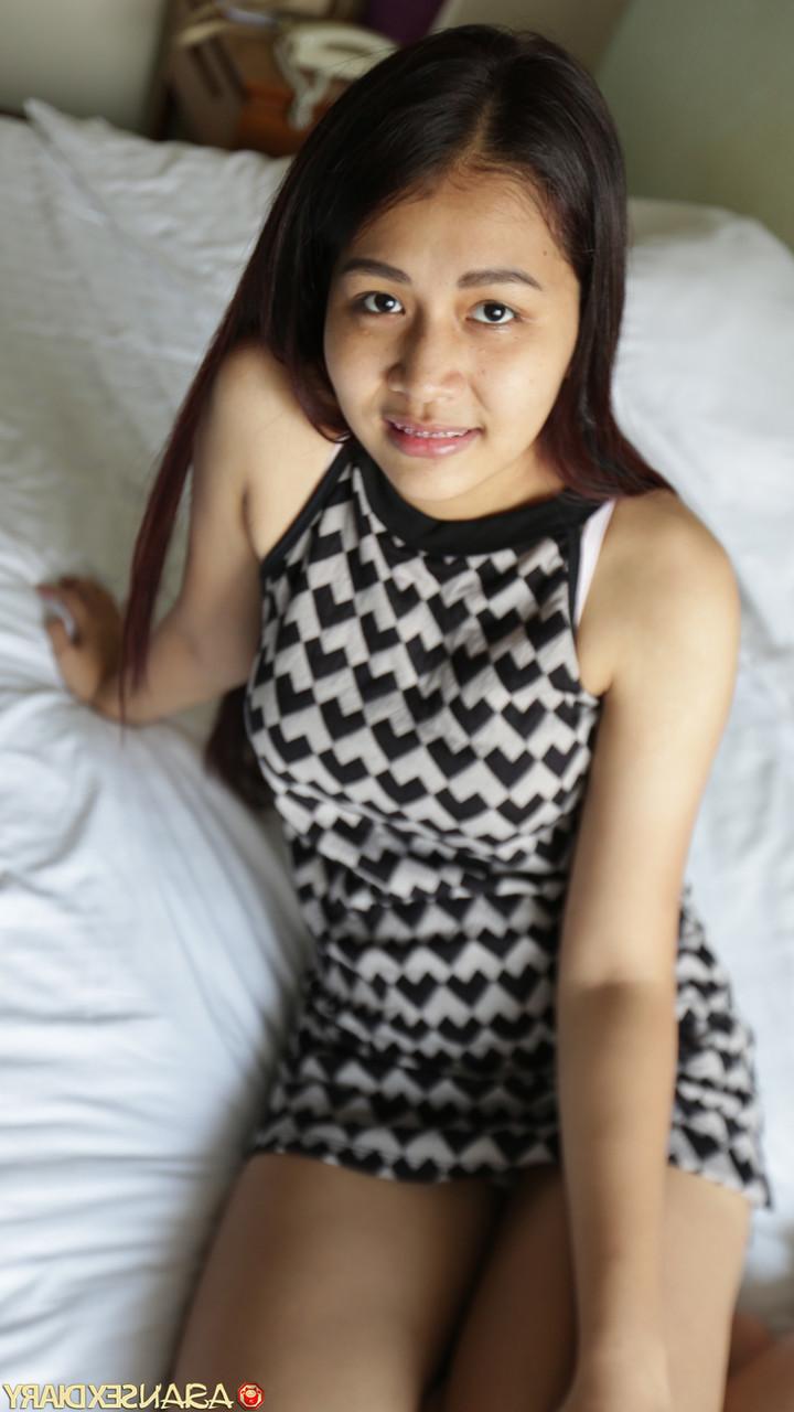 20P Beautiful Asian girl Fon flaunts her big tits as she gets fucked in POV