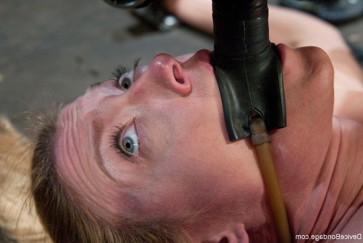 20P Device Bondage Dee Williams, Rain DeGrey