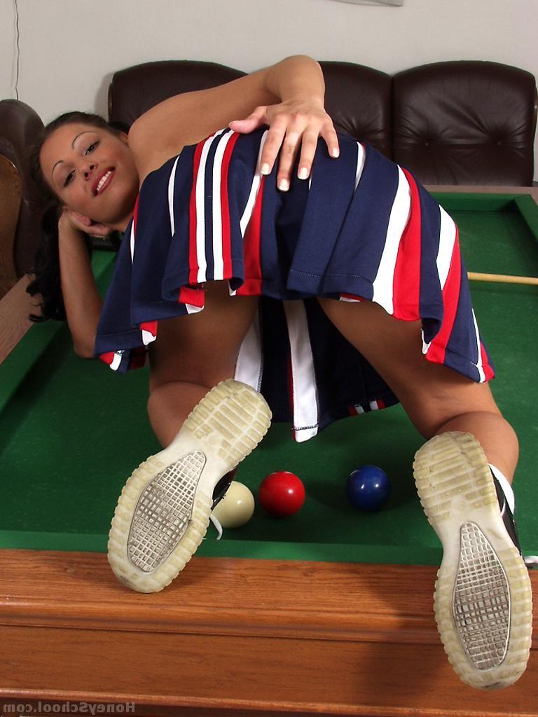 20P Sexy cheerleader Anetta Keys shows her sweet tits & her trimmed pussy