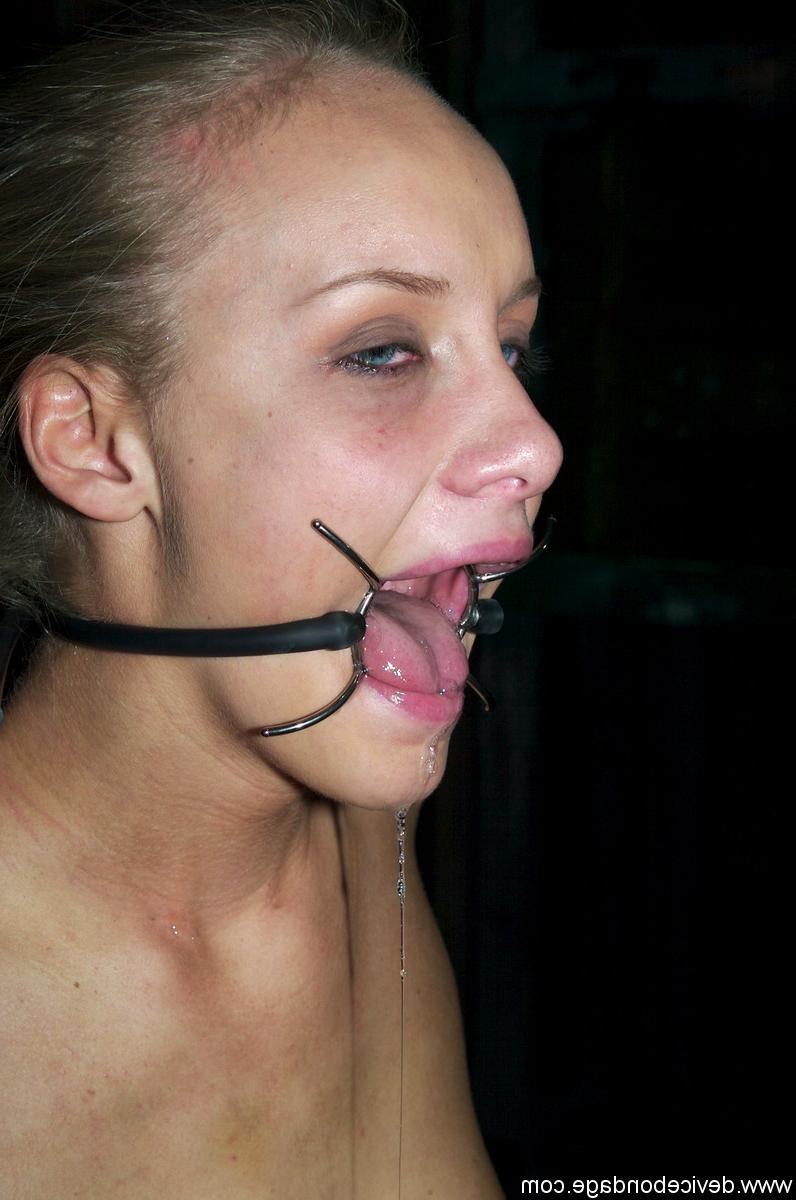 20P Kinky girl with tiny breasts Leah Wilde gets shocked in hardcore BDSM action