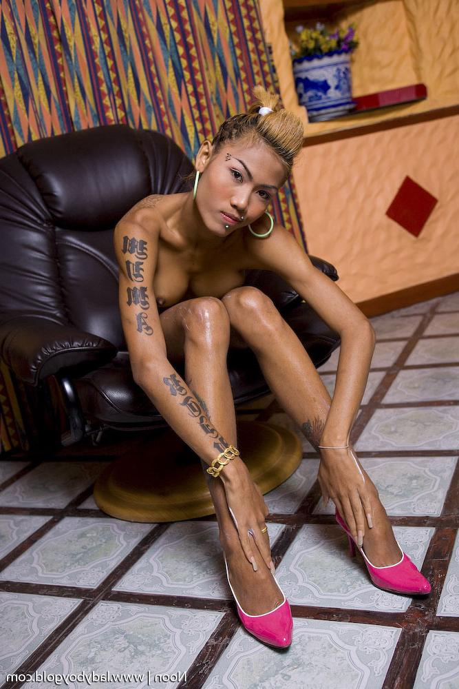 16P Ladyboy Gold interpretada por Noon XXX Fotos