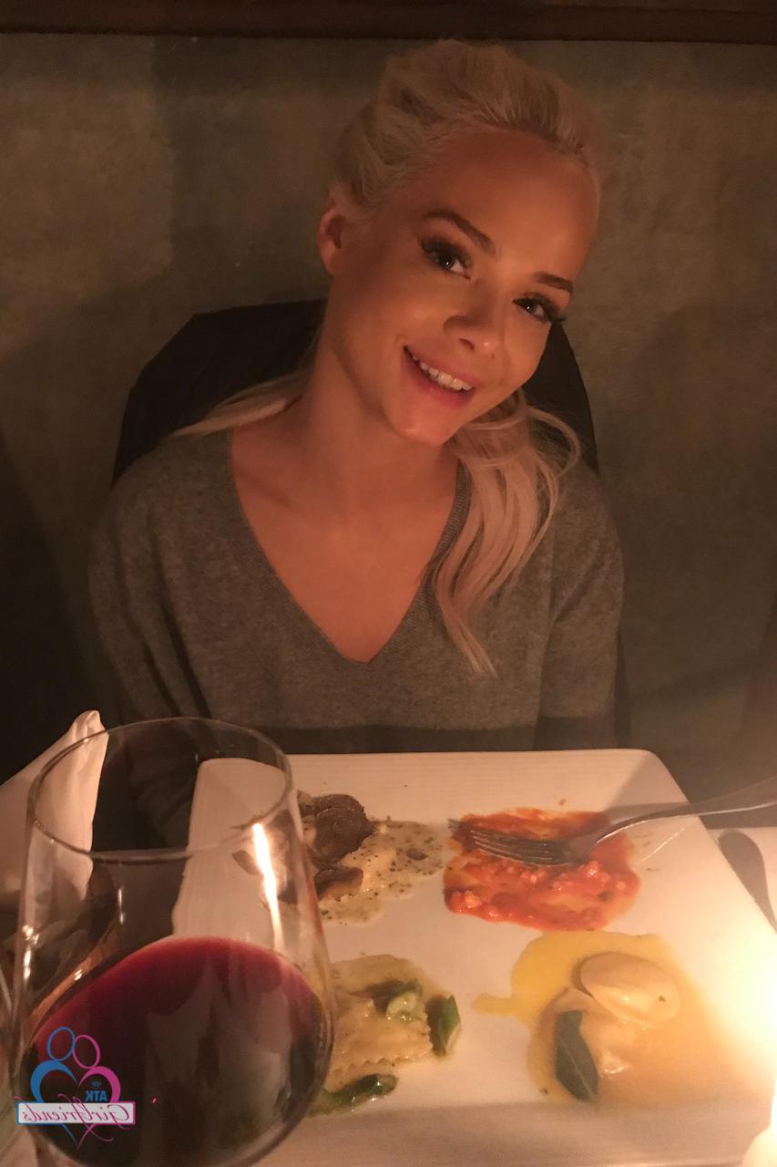 20P Skinny amateur girlfriend Elsa Jean shows her sweet ass in different locations