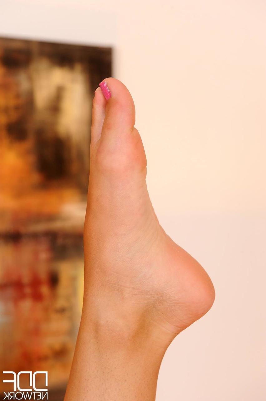 20P Czech babe Rihanna Samuel shows off her sexy legs & her lickable feet