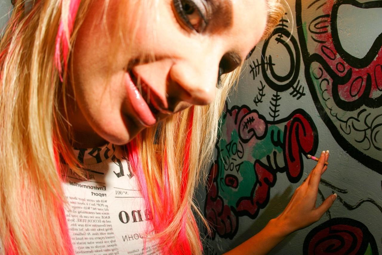 20P Saucy babe Brittany Andrews strips and shows off her big tits and ass