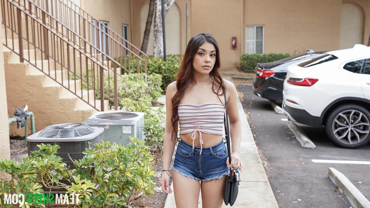 20P Breathtaking babysitter XxLayna Marie gets banged and facialed perfectly